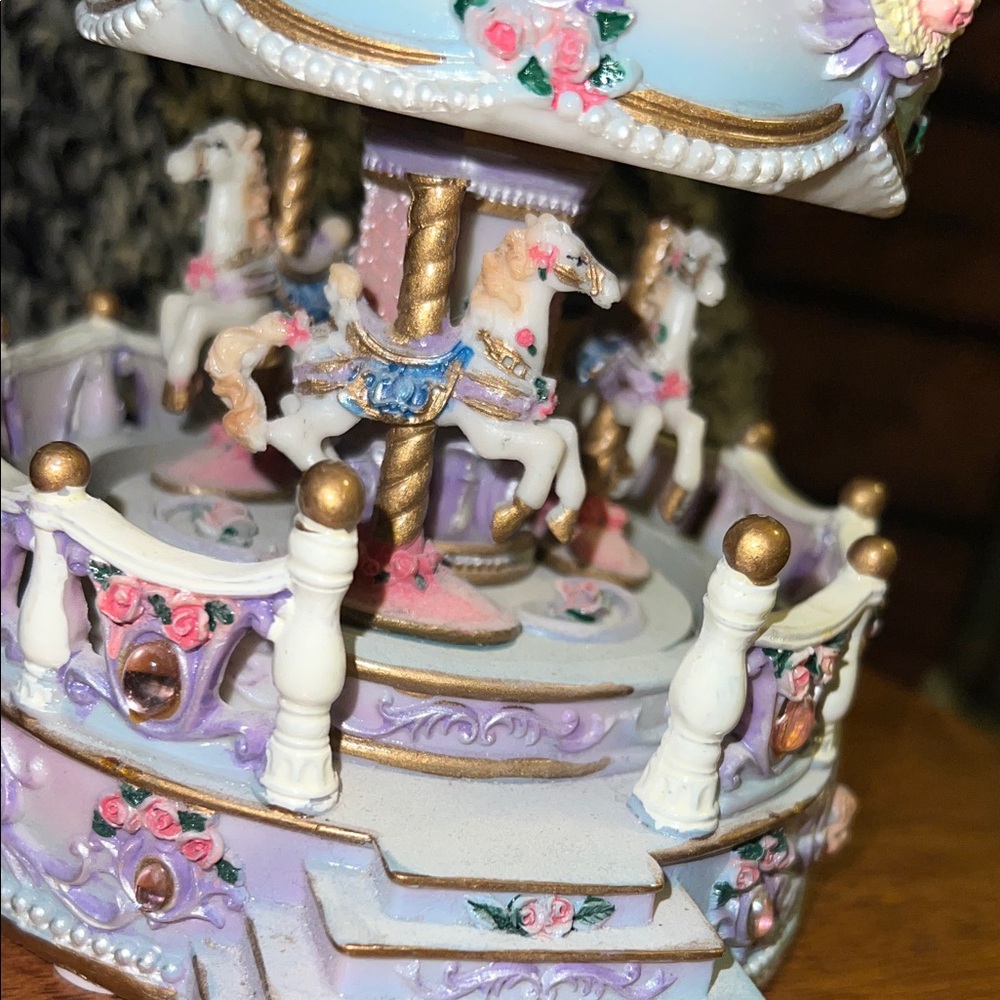 Stunning Pastel Carousel Music Box - Picture 3 of 10